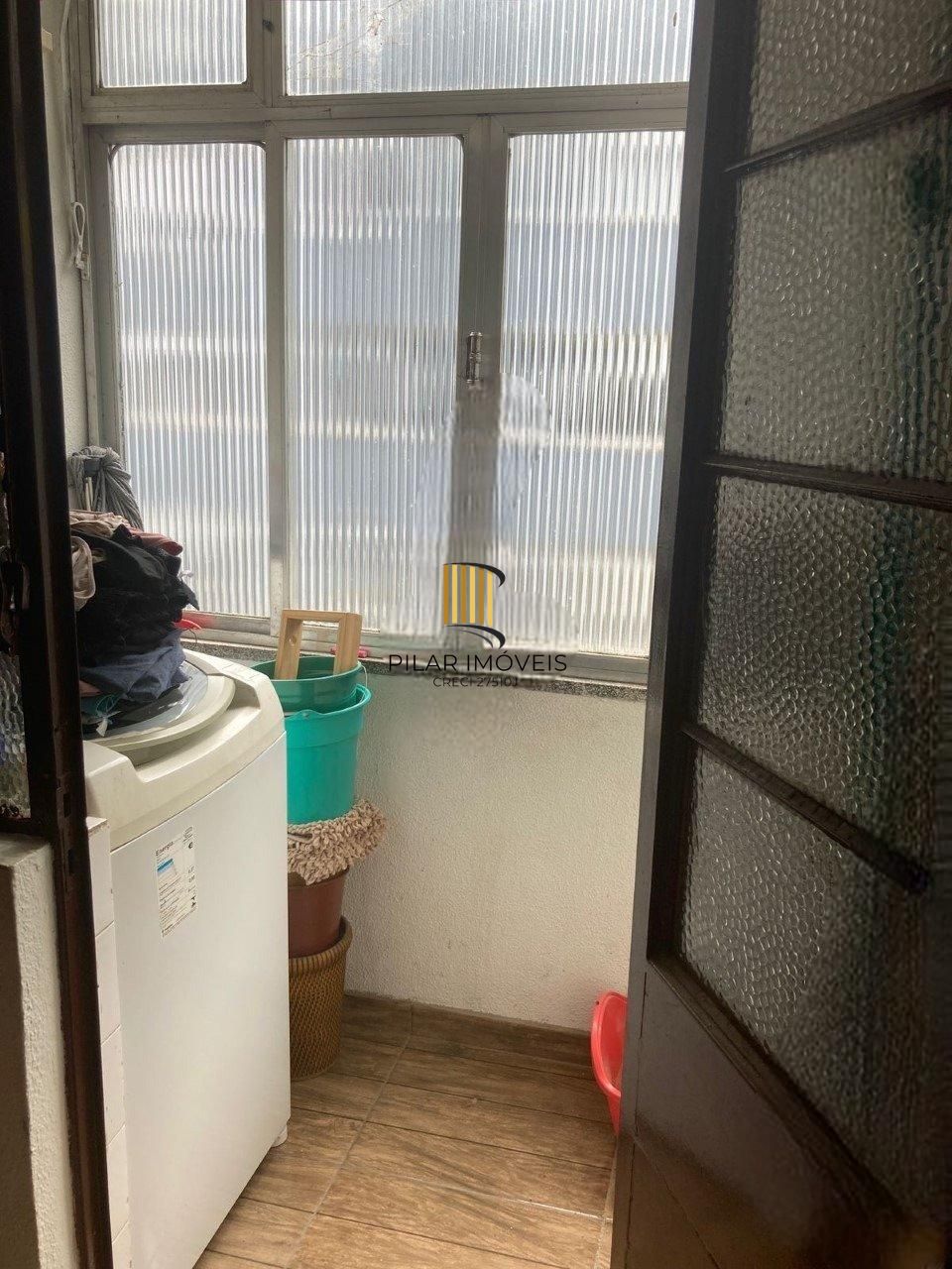 Apartamento com 02 dormitórios Bairro Cristal