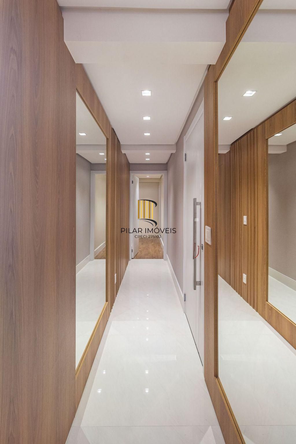 Apartamento com 03 suítes, 02 vagas de garagens individuais e escrituradas