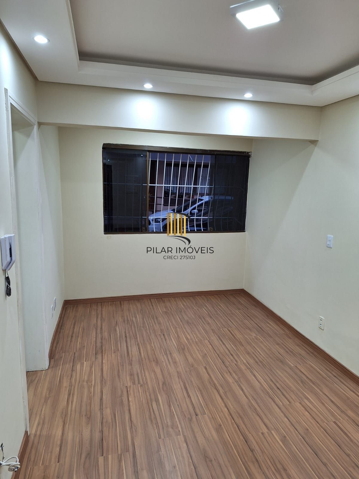 Apartamento 02 dormitórios com vaga de garagem escriturada descoberta