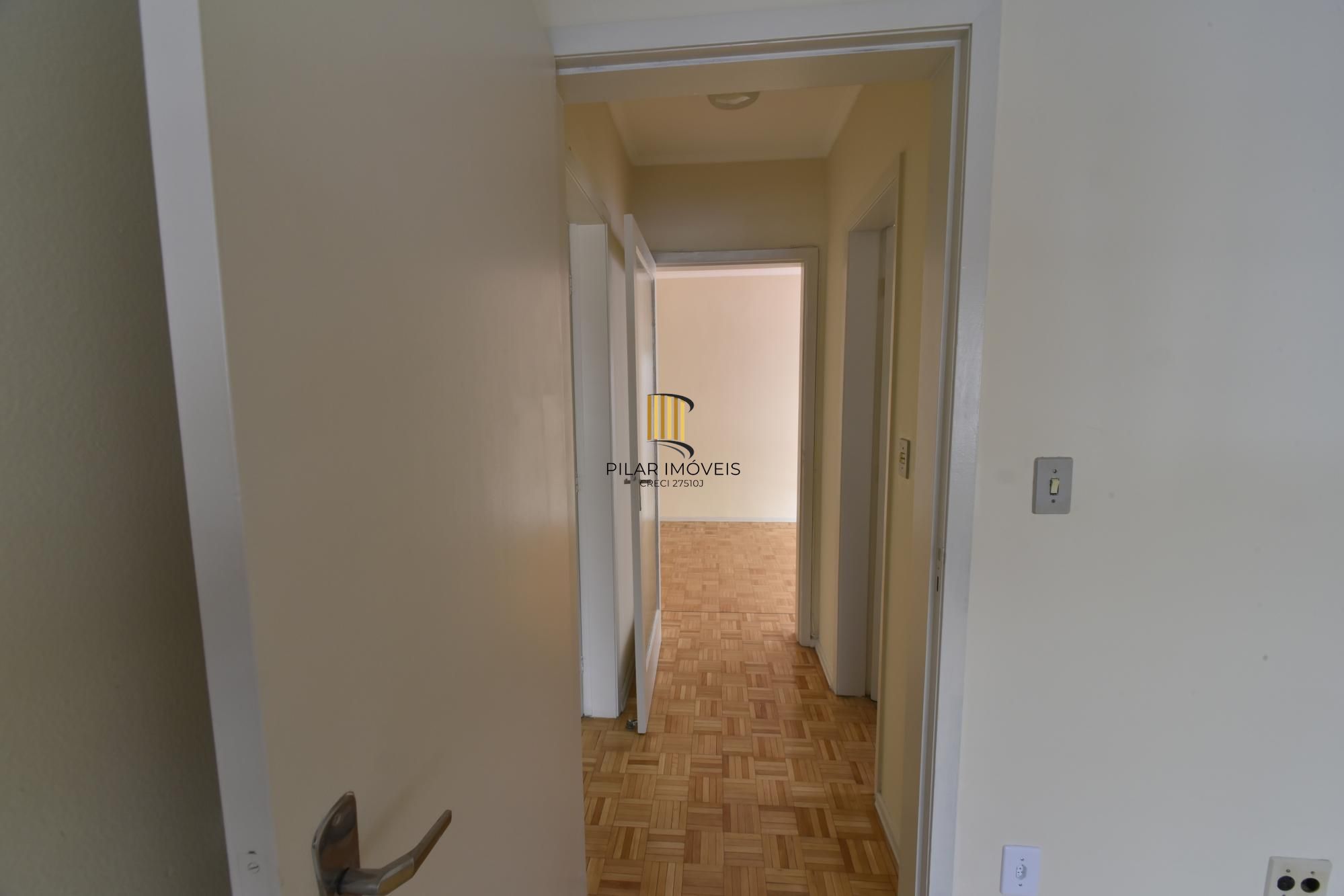 Apartamento com 2 dormitórios e terraço na Cristóvão Colombo!