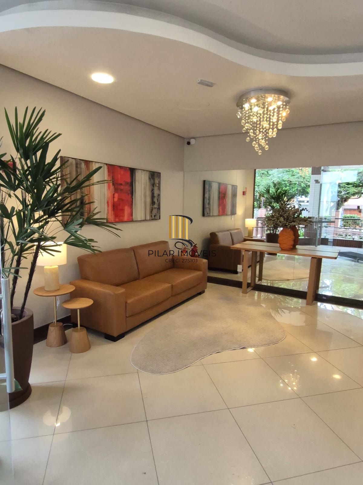 Apartamento mobiliado com 03 dormiórios, transformado em 02 e 02 vagas de garagem