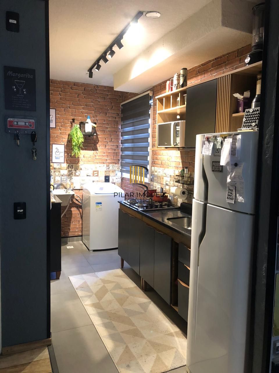 Apartamento térreo com 01 dormitórios e com 02 vagas por proprietário