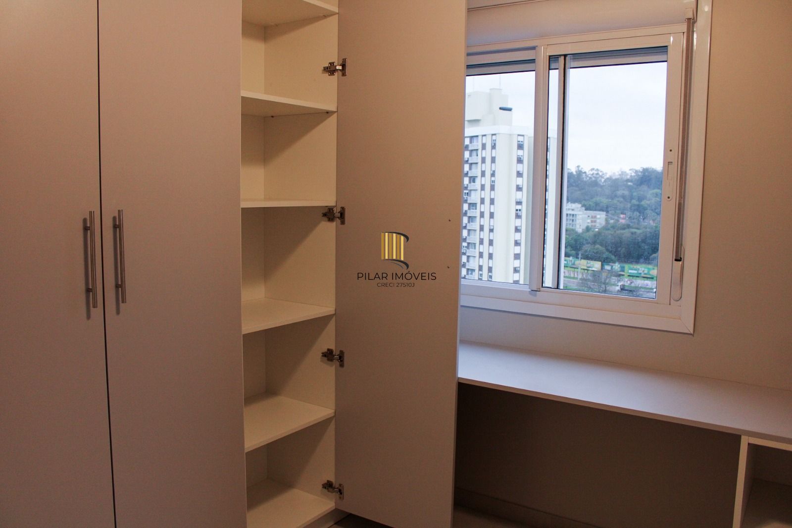 Apartamento 02 dormitórios com 01 suíte e 01 vaga de garagem escriturada