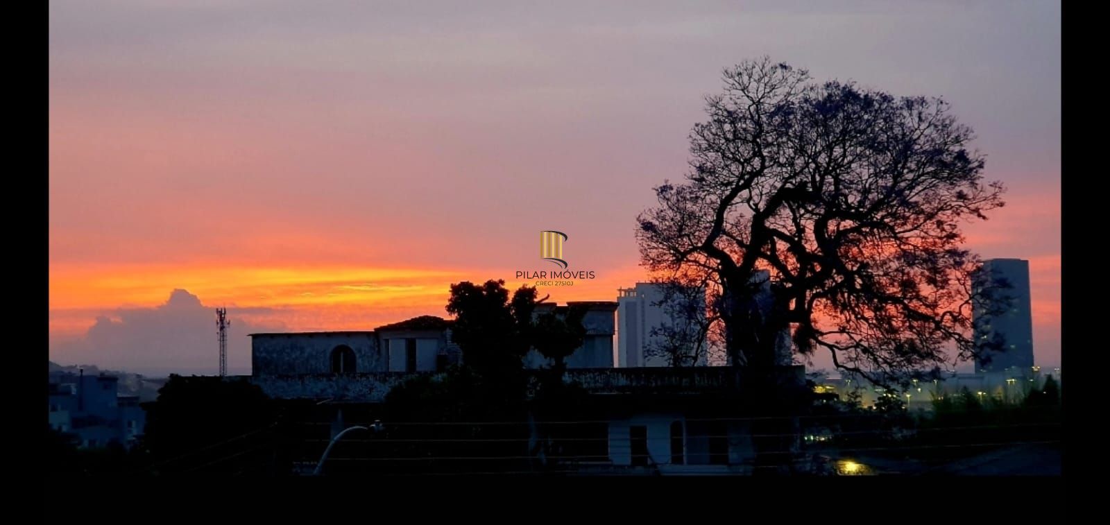 Apartamento com 02 dormitórios semi-mobiliado e um box de garagem