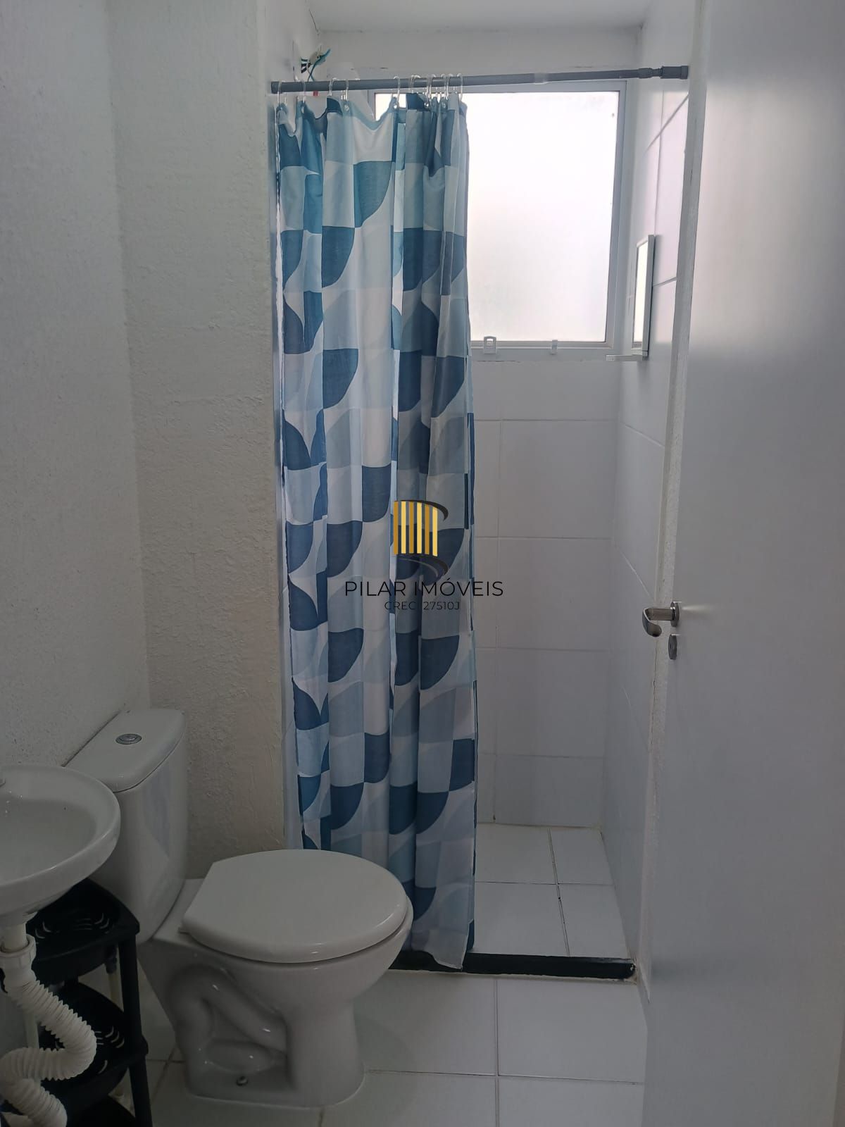 Apartamento 02 dormitórios com garagem