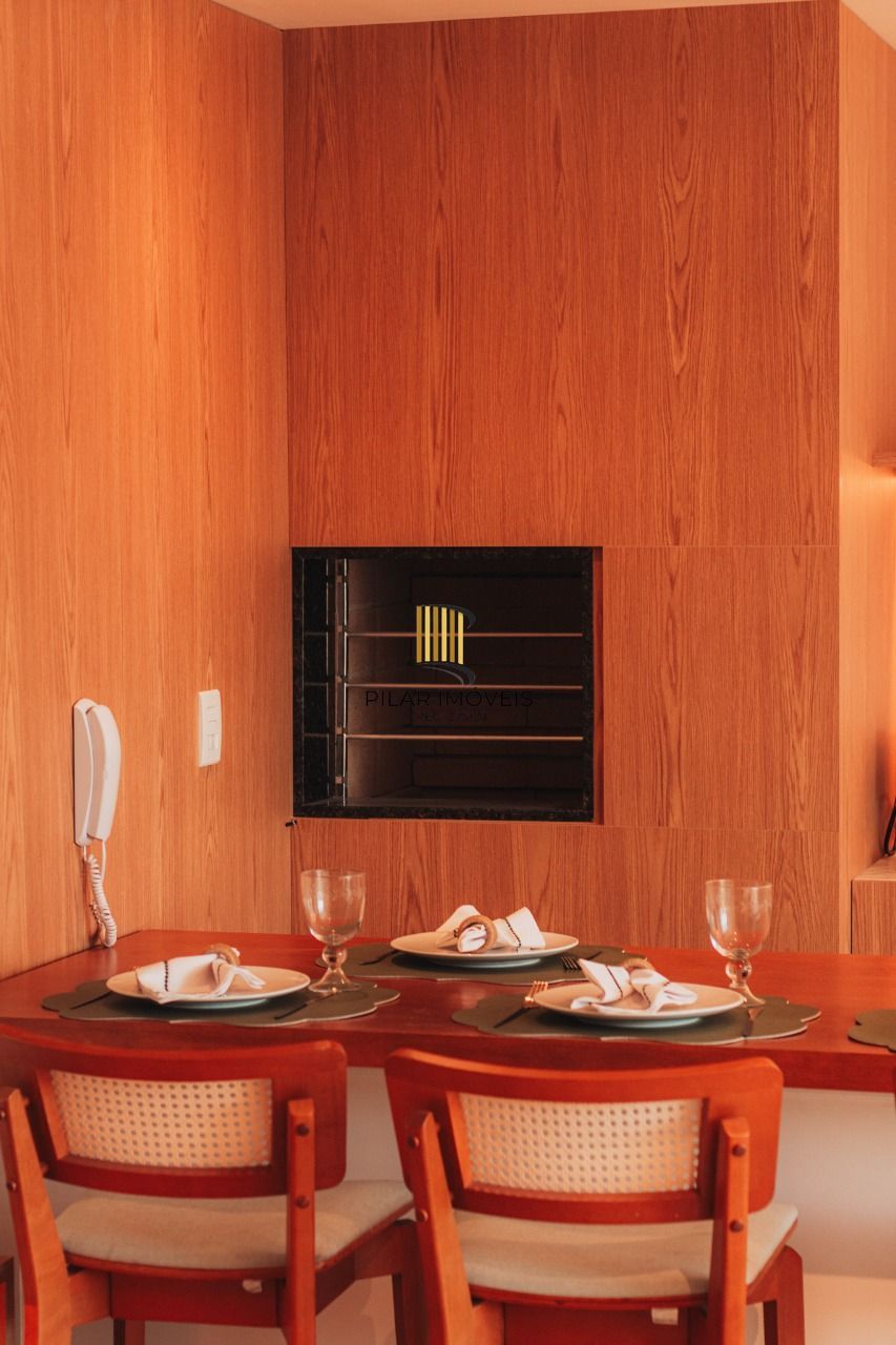 Apartamento com 02 dormitórios e com 01 vaga de garagem Mont Serrat