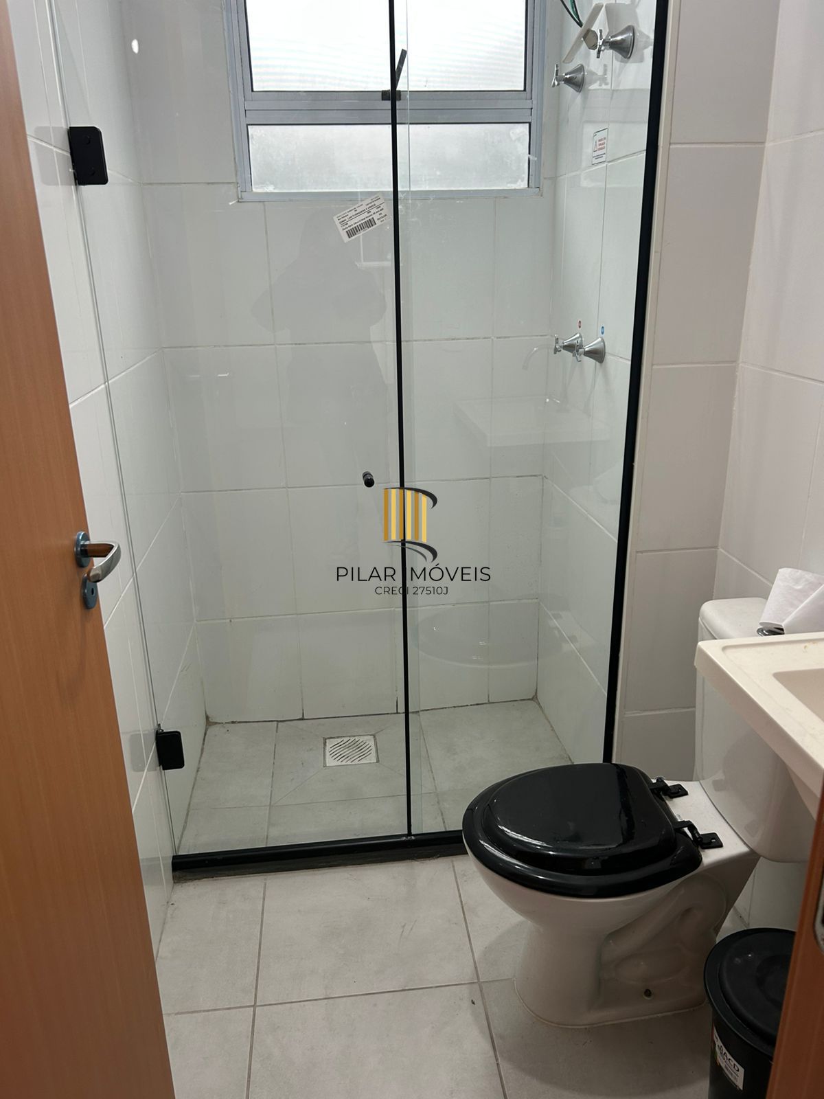 Apartamento com 02 dormitórios com vaga