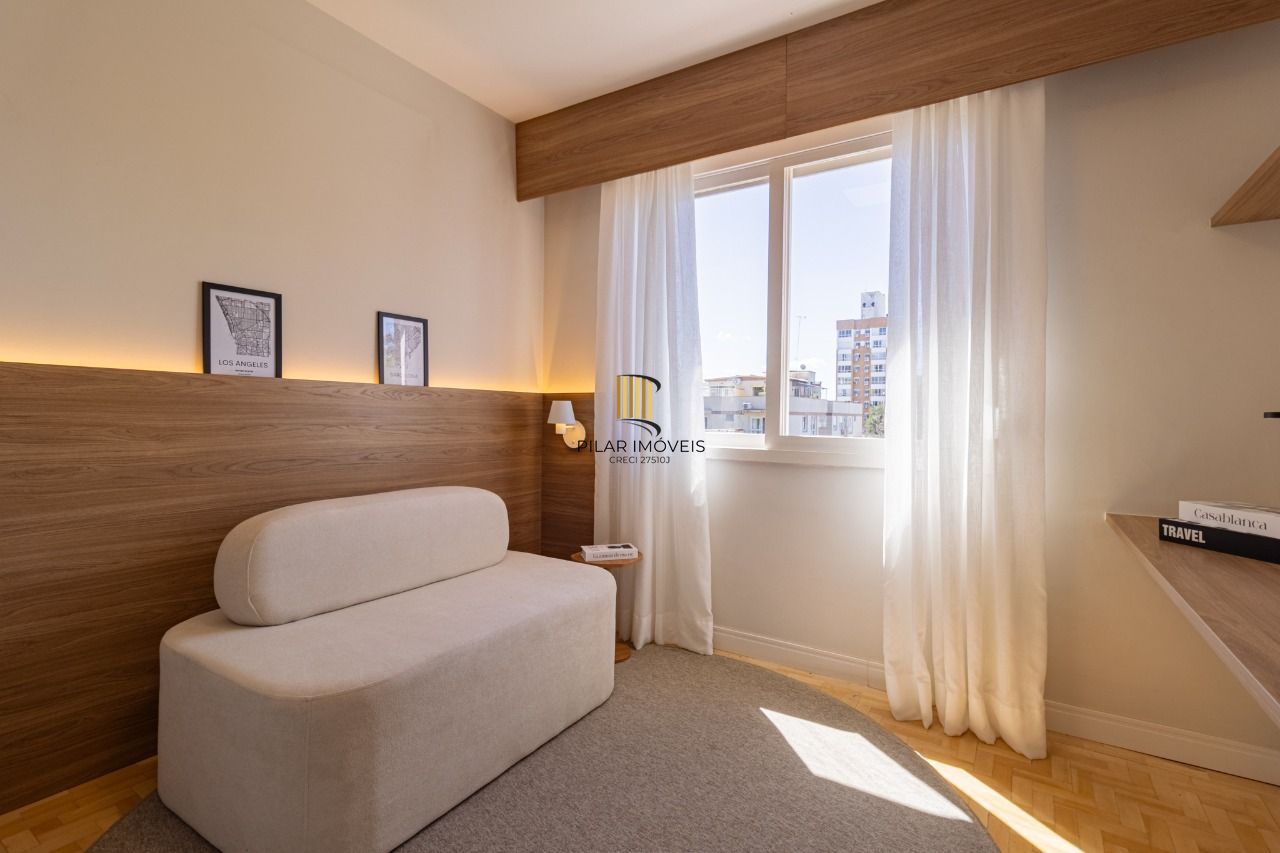 Apartamento com 02 dormitórios e com 01 vaga de garagem Mont Serrat