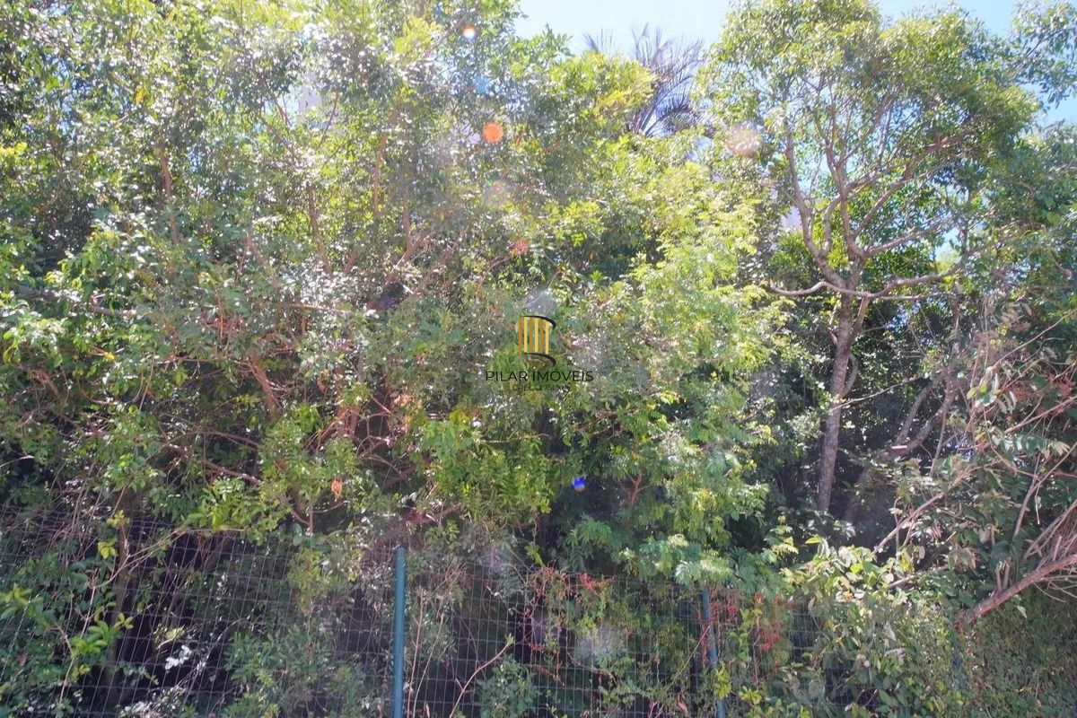 Apartamento com 02 dormitórios e  vaga escriturada