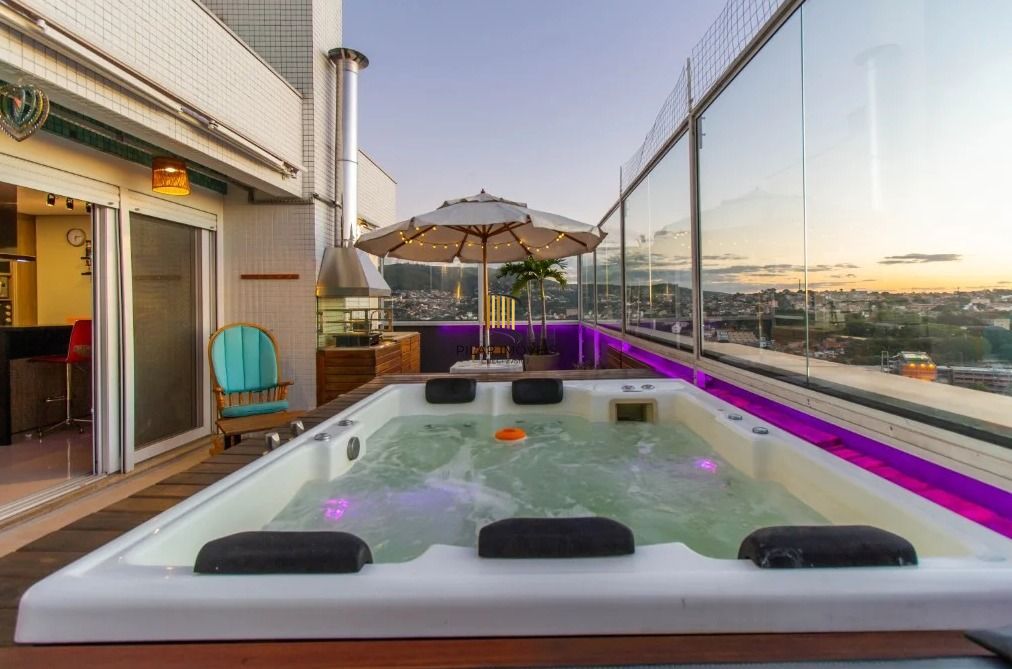 Cobertura de 01 dormitório com 02 vagas de garagens escrituradas - Pilar Imóveis