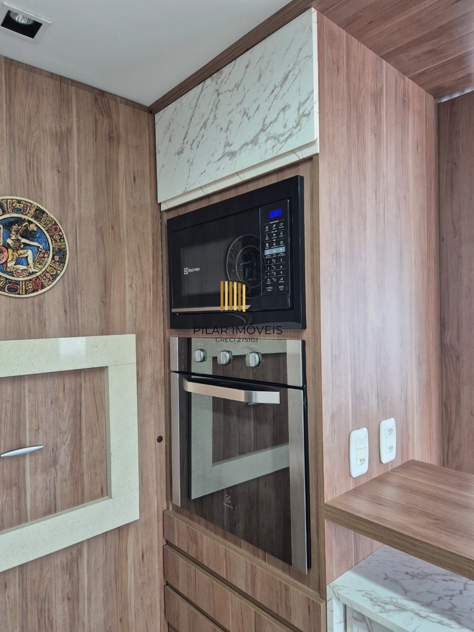 Apartamento com 02 suítes e duas vagas de garagem