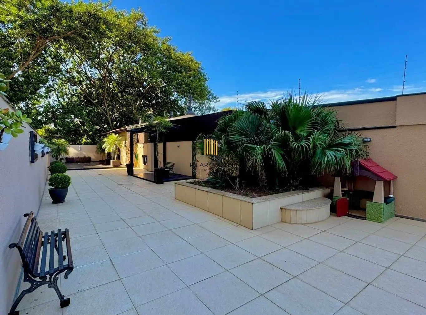 Apartamento mobiliado à venda no Cristo Redentor