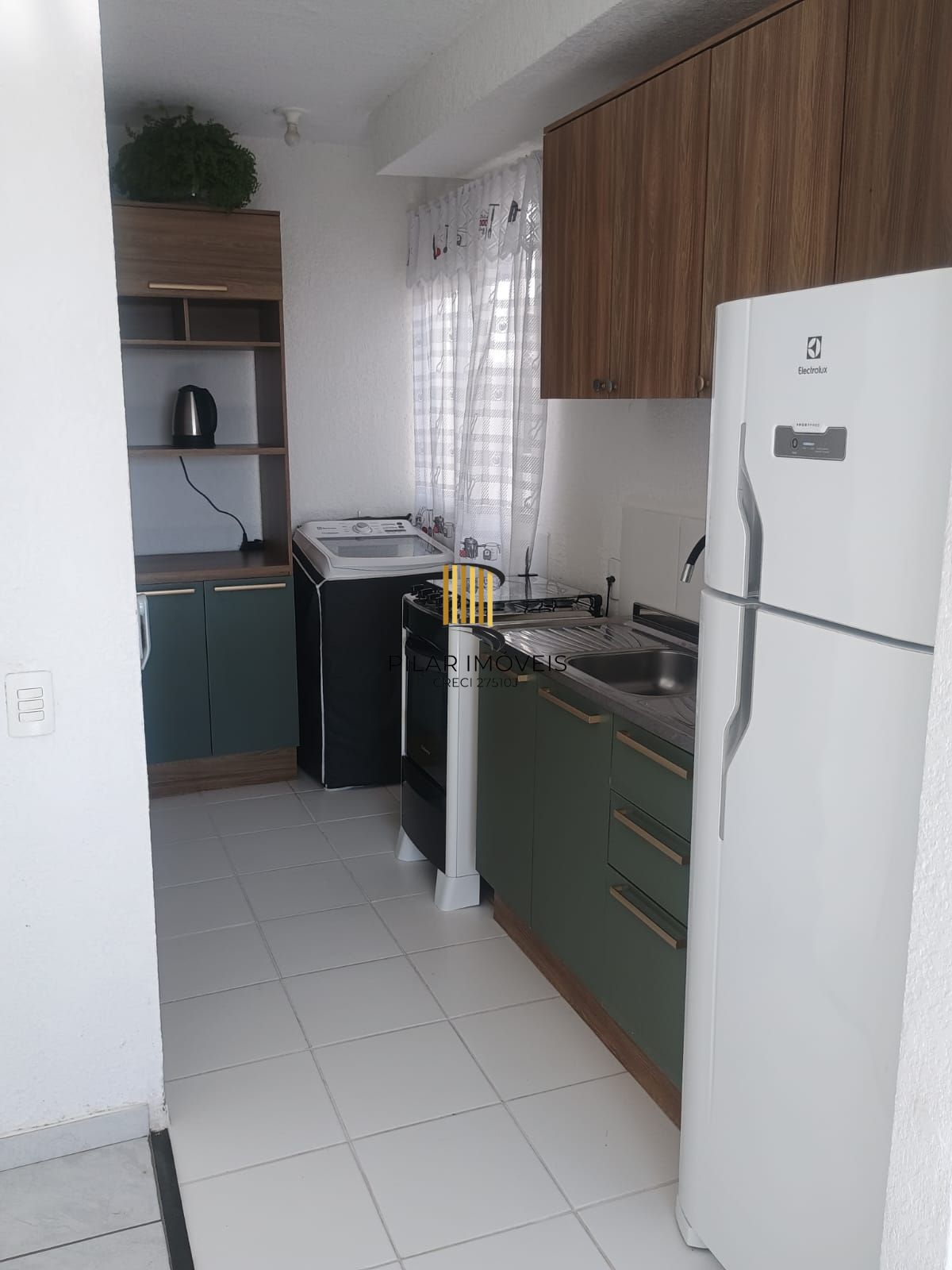 Apartamento 02 dormitórios com garagem