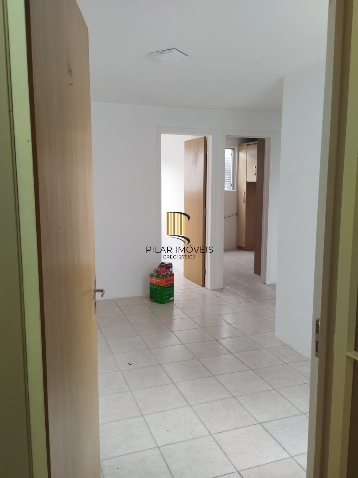 Apartamento com dois dormitórios com garagem