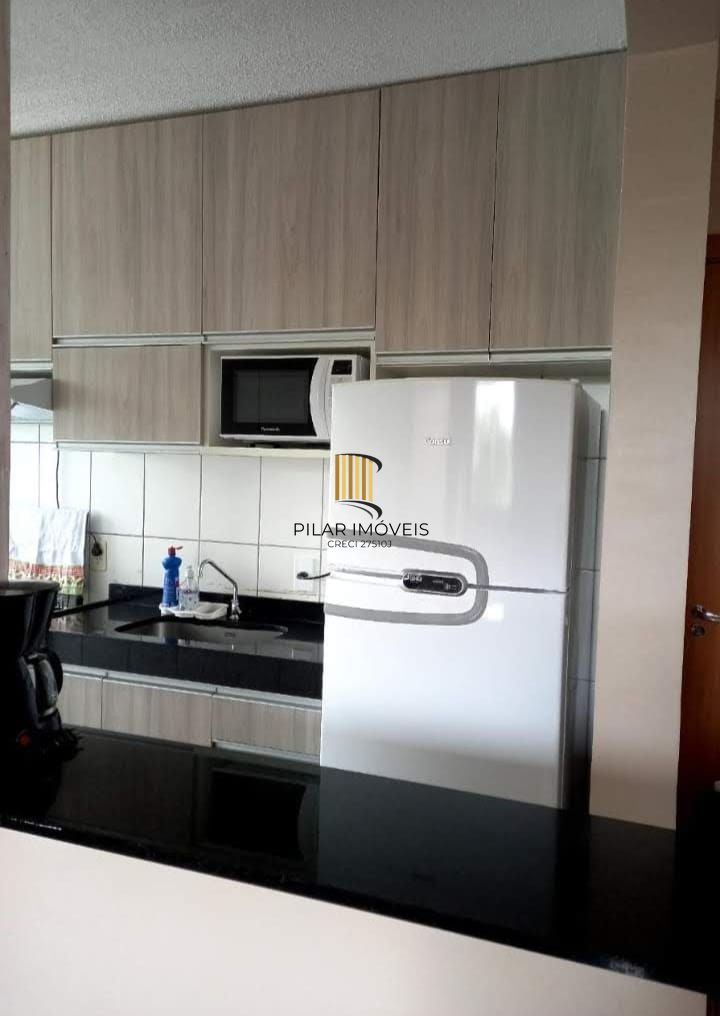 Apartamento com 02 dormitórios e vaga de estacionamento