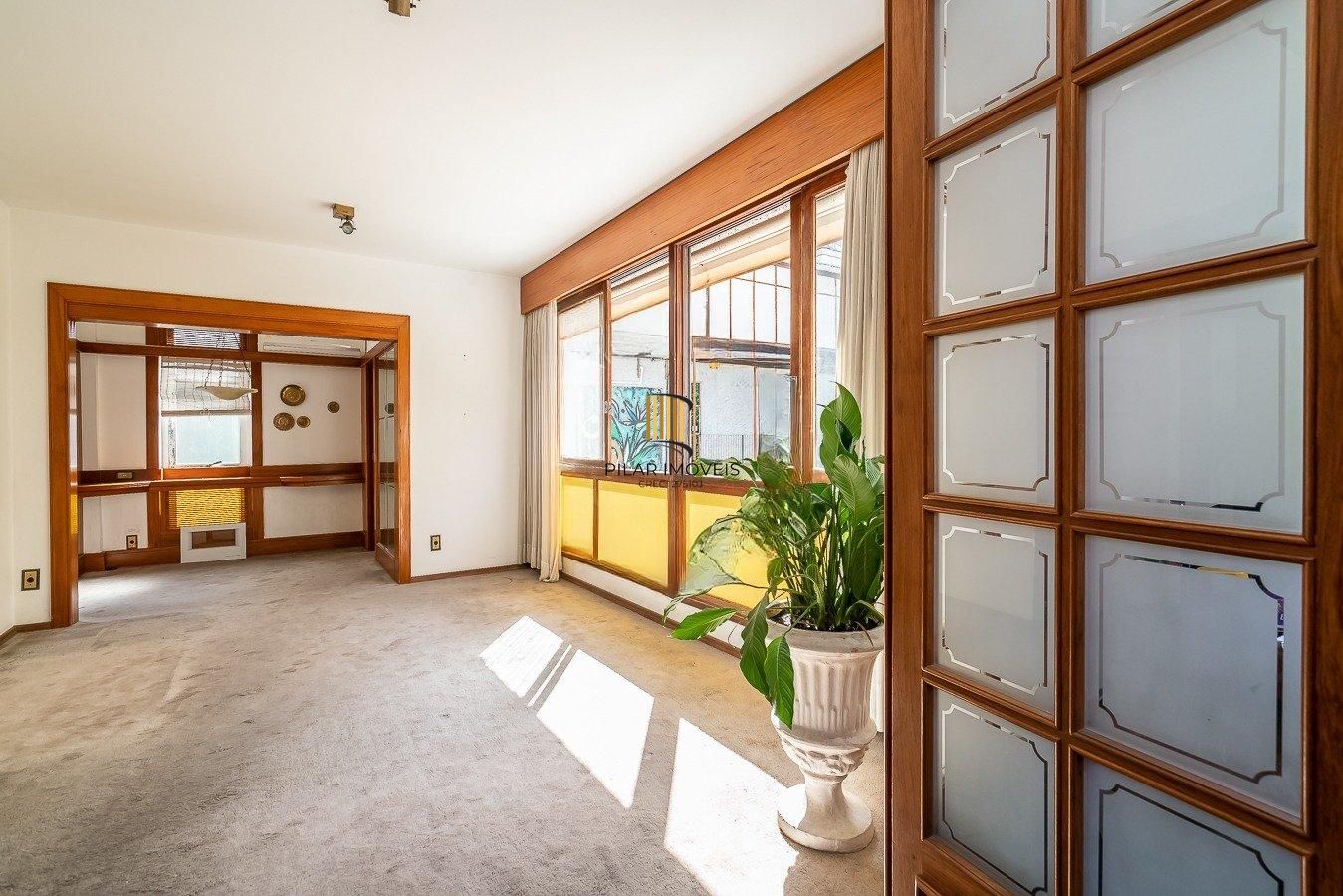 Apartamento com 03 dormitórios e 01 vaga de garagem escriturada