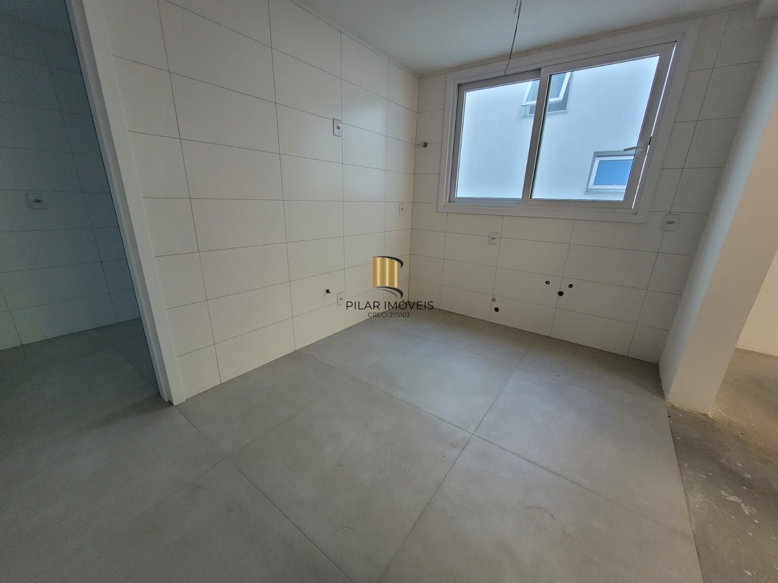 cobertura vista Beira Rio  03 dormitórios com 2 suítes e três vagas individuais