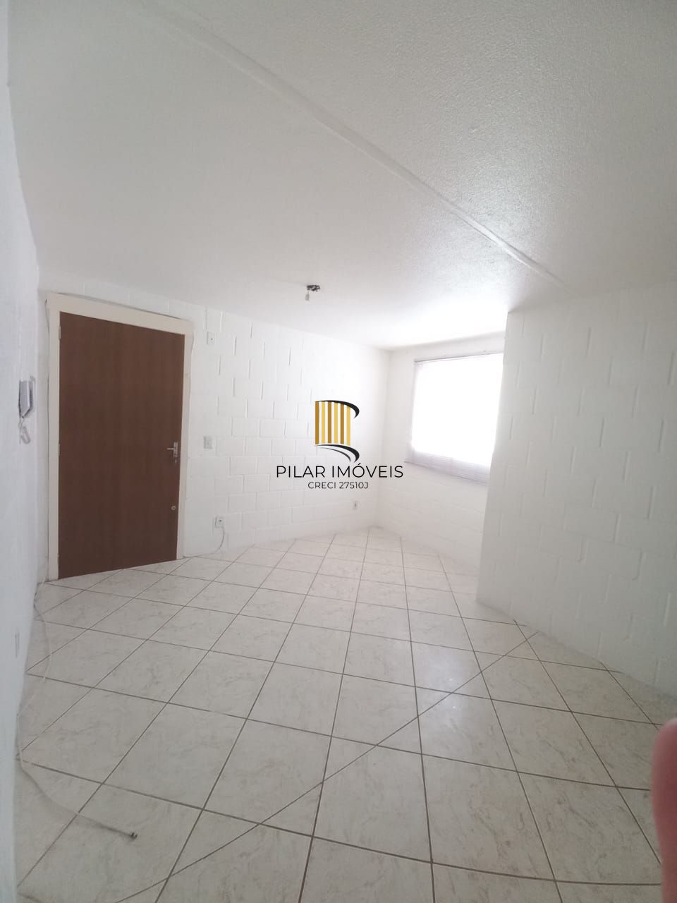 Apartamento com 02 dormitórios com estacionamento por convenção
