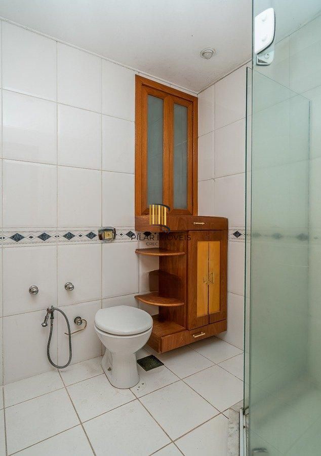 Apartamento com 03 dormitórios e 01 vaga de garagem escriturada