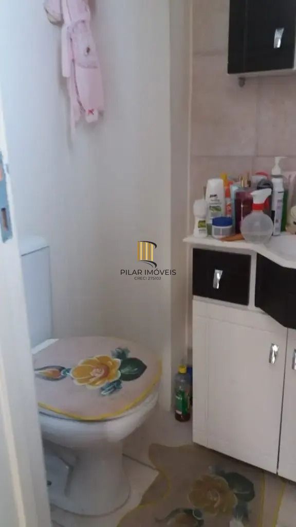 Apartamento com dois dormitórios com garagem
