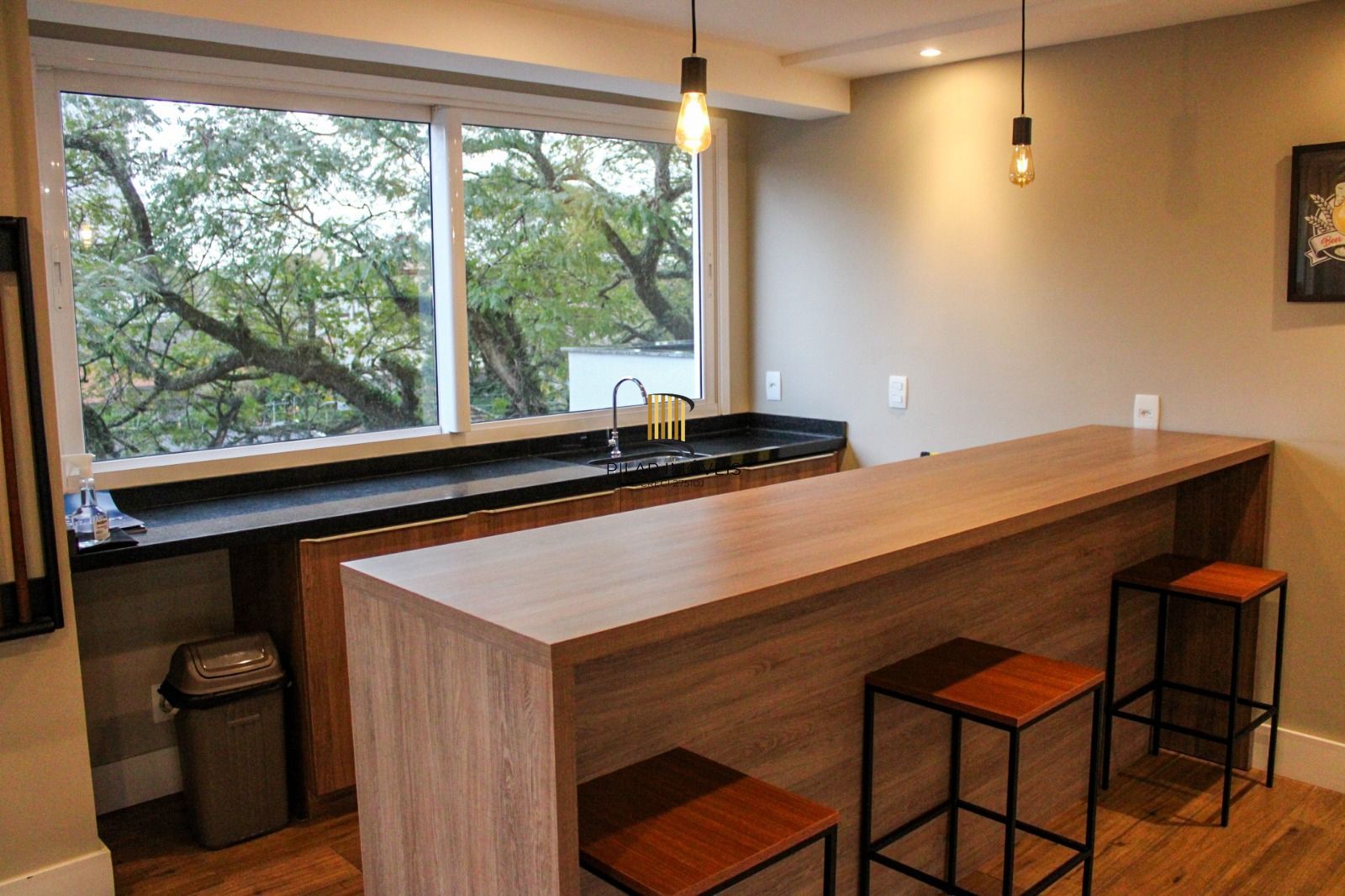 Apartamento 02 dormitórios com 01 suíte e 01 vaga de garagem escriturada