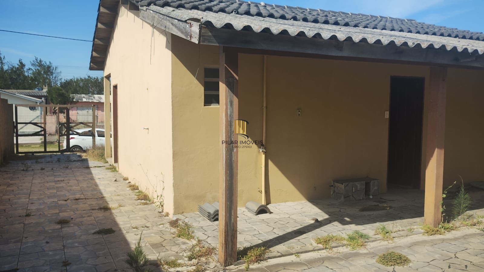 Duas casas a beira mar com 165,15  m2 e garagem