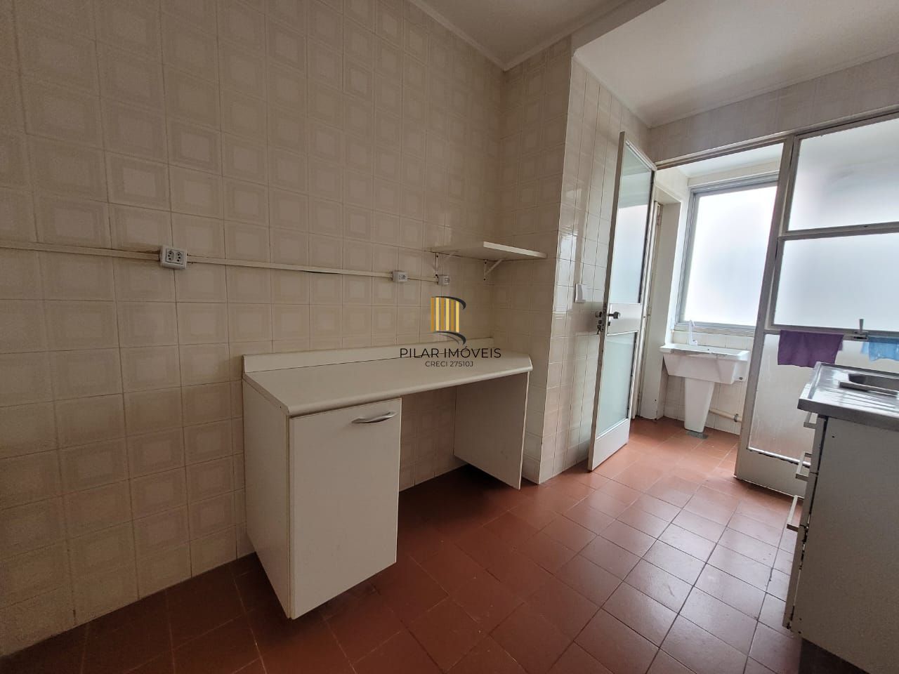 Apartamento de frente 2 dormitórios e vaga coberta próximo do Hospital Conceição