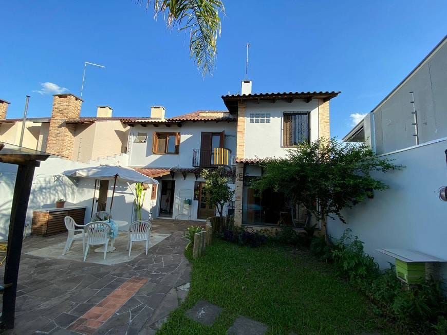 Casa-  Sobrado 3 dormitórios à venda no Bairro Vila Ipiranga.