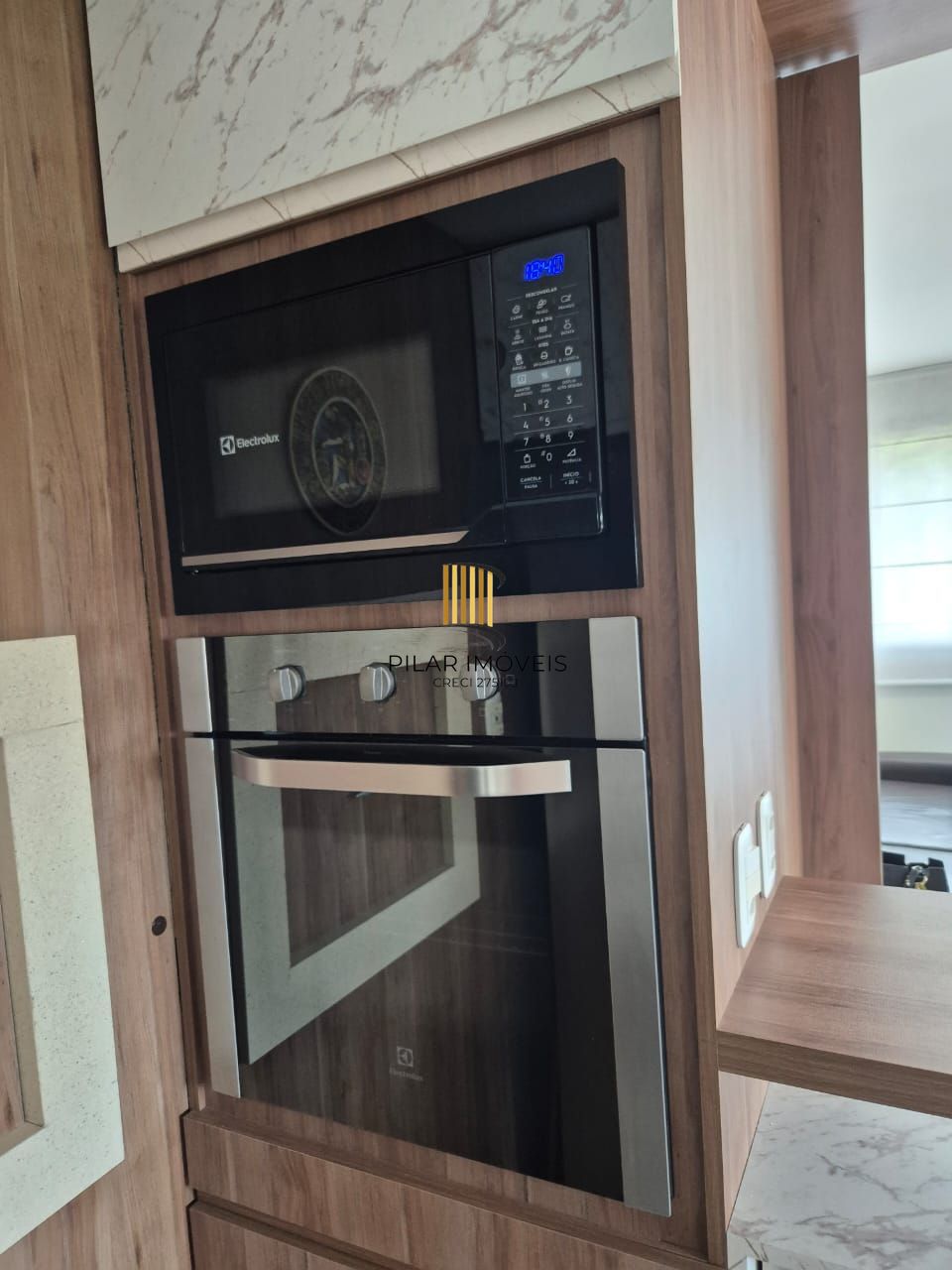 Apartamento com 02 suítes e duas vagas de garagem