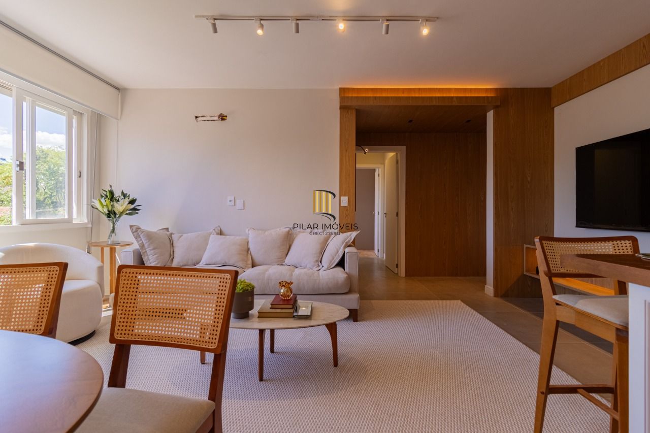 Apartamento com 02 dormitórios e com 01 vaga de garagem Mont Serrat