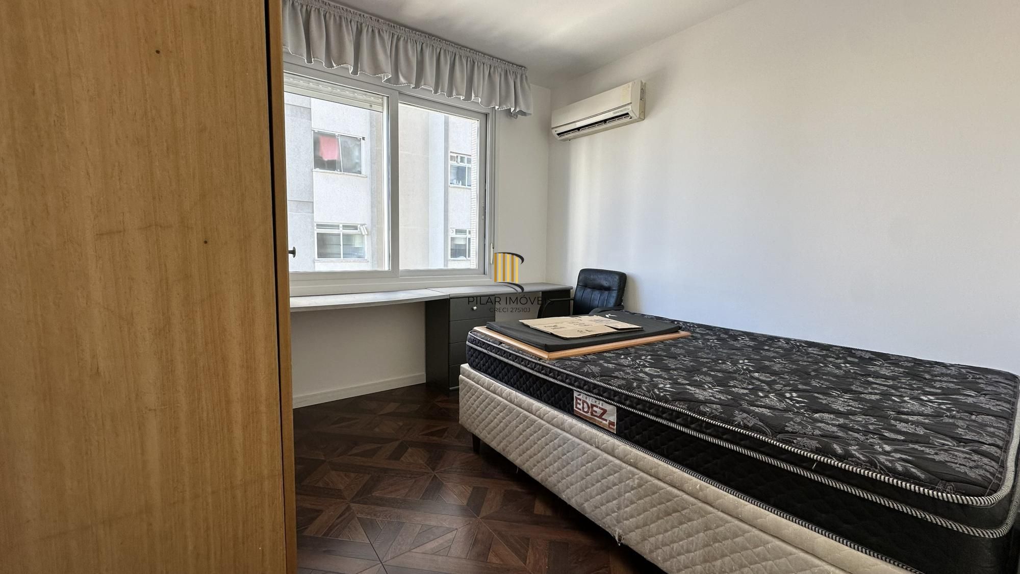 Apartamento com 02 dormitórios e vaga de garagem escriturada