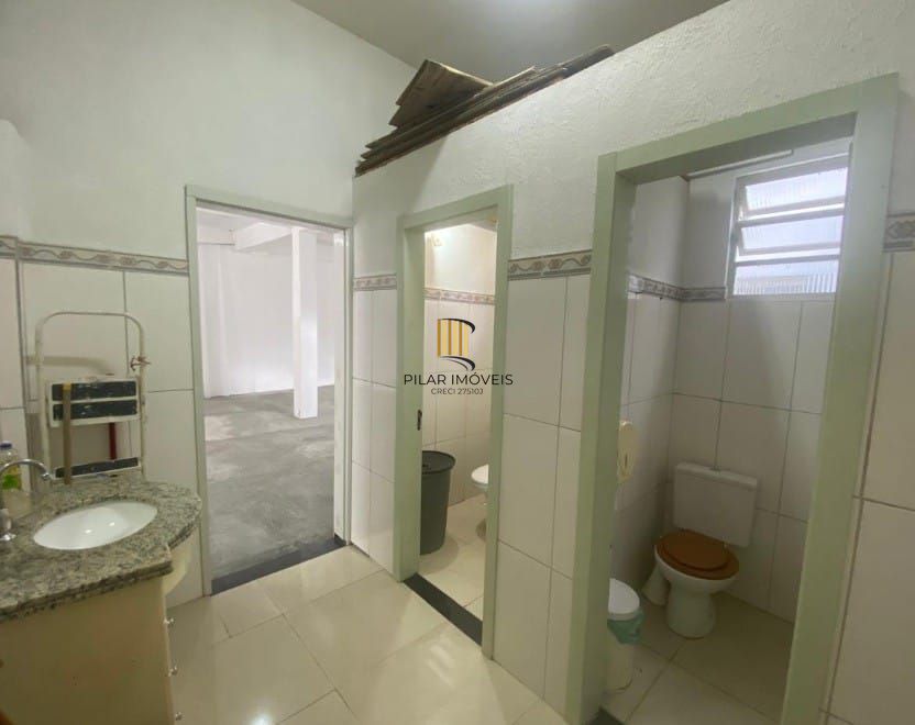 Casa Residencial ou Comercial Próxima ao Iguatemi – 379m² | 5 Vagas | Energia Solar