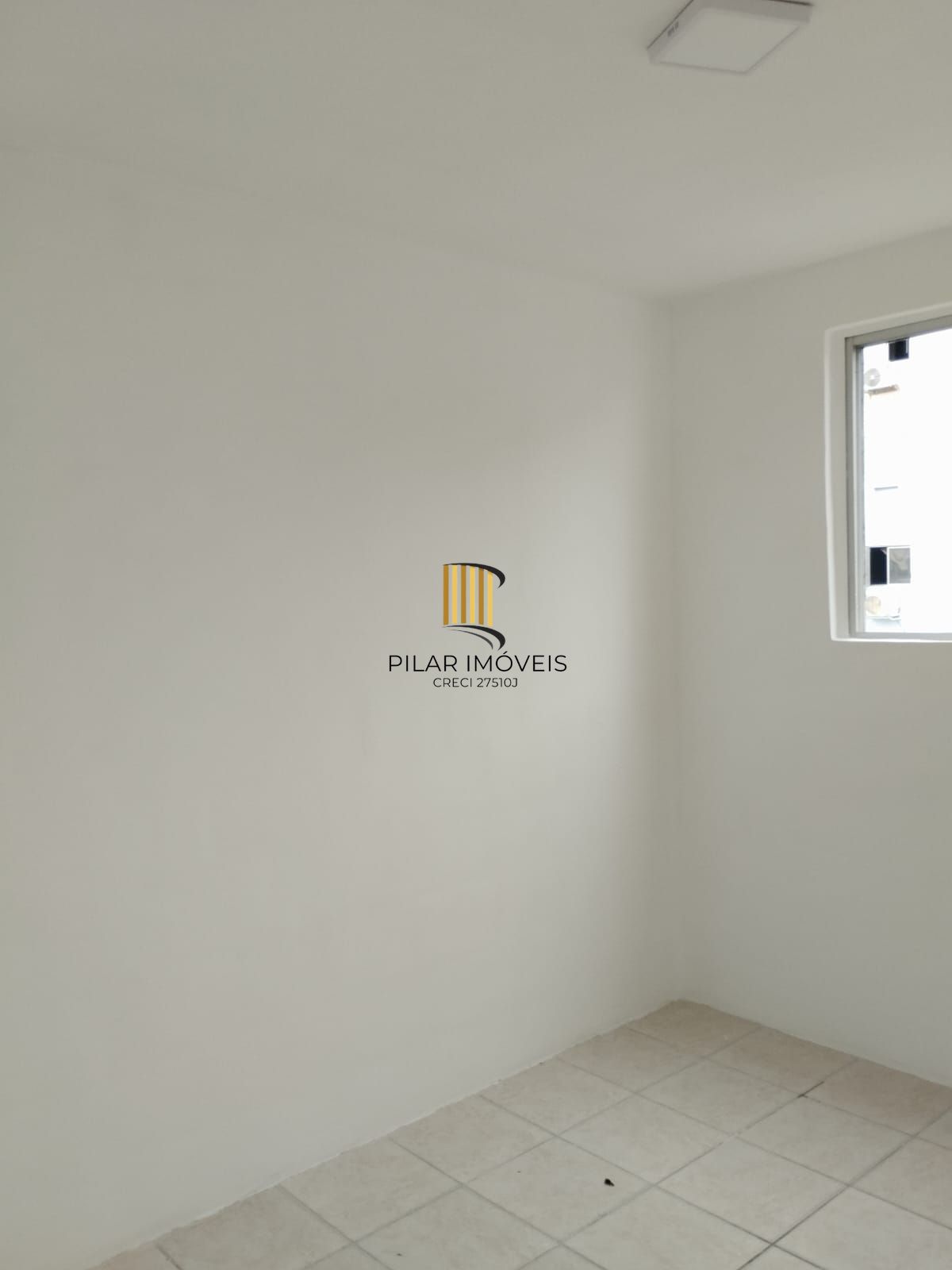 Apartamento com dois dormitórios com garagem