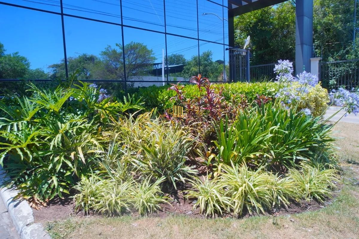 Apartamento com 02 dormitórios e  vaga escriturada