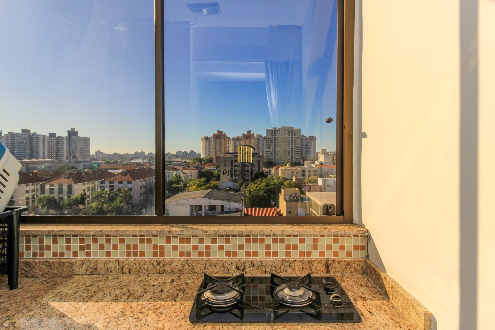 Cobertura à venda com sol nascente, elevador e vaga escriturada