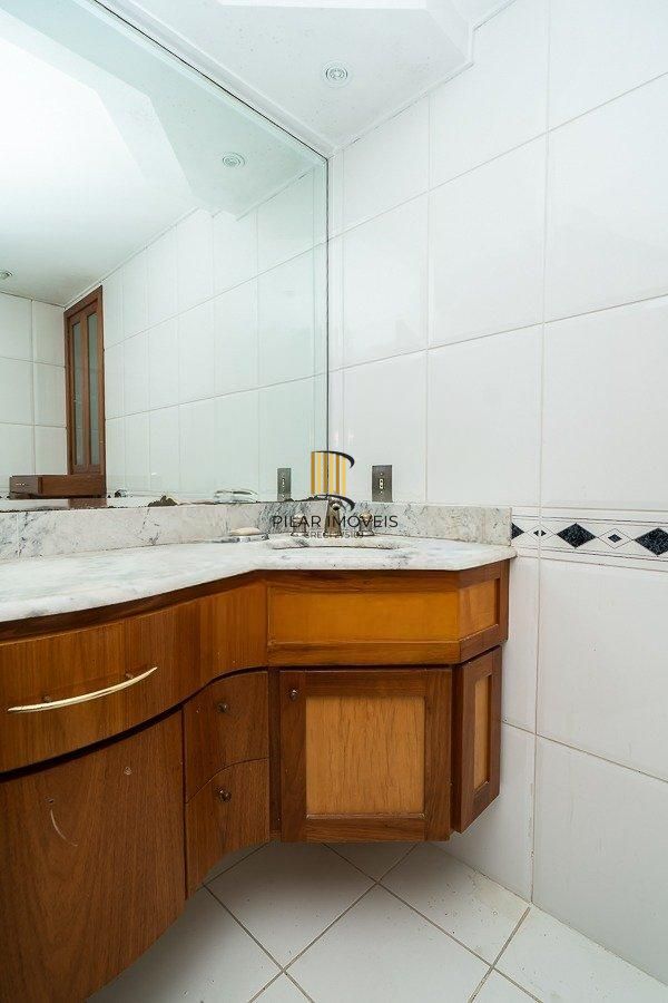 Apartamento com 03 dormitórios e 01 vaga de garagem escriturada