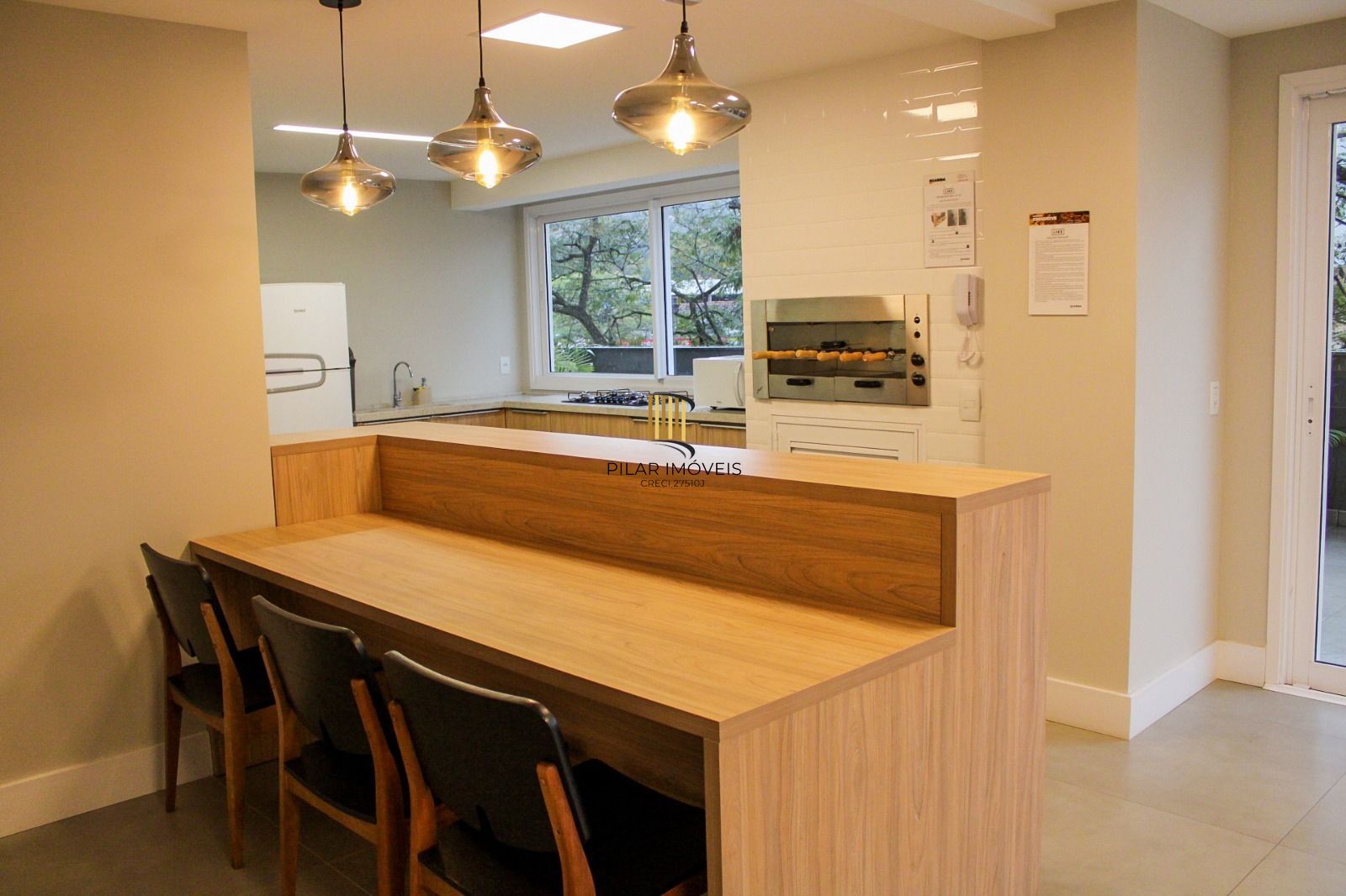 Apartamento 02 dormitórios com 01 suíte e 01 vaga de garagem escriturada