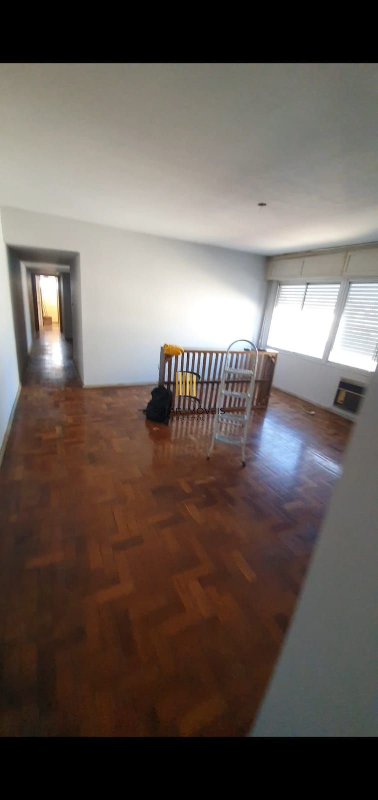 Apartamento com 03 dormitórios e vaga de garagem