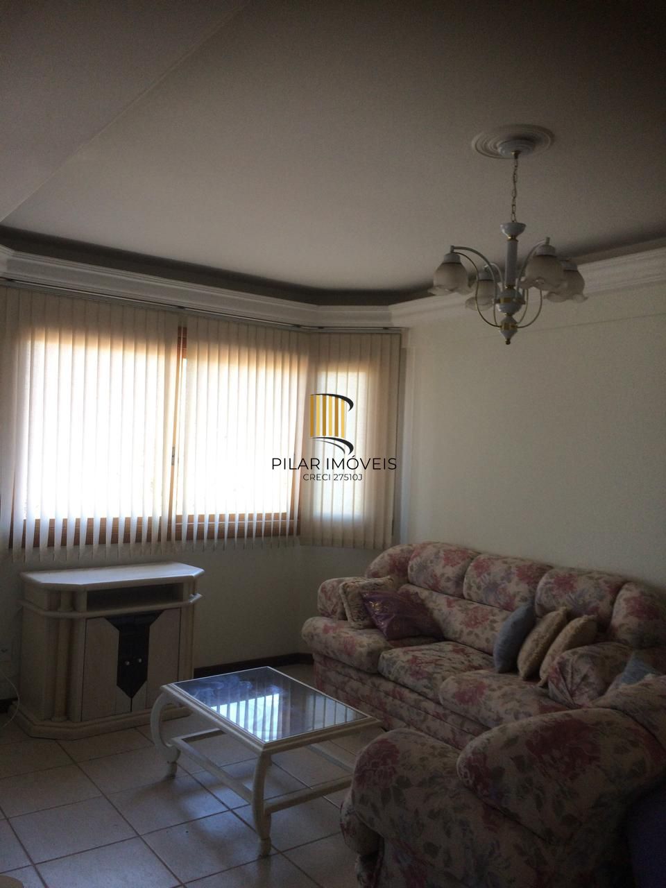 Apartamento com 04 dormitórios e vaga de garagem escriturada