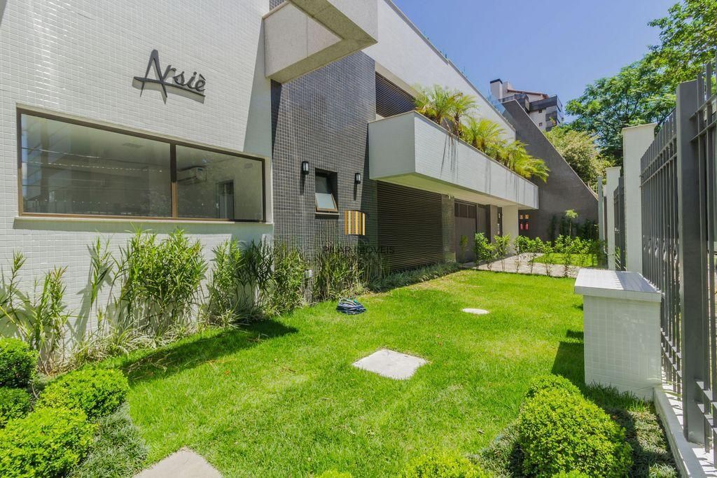 Apartamento com 03 suítes, 02 vagas de garagens individuais e escrituradas