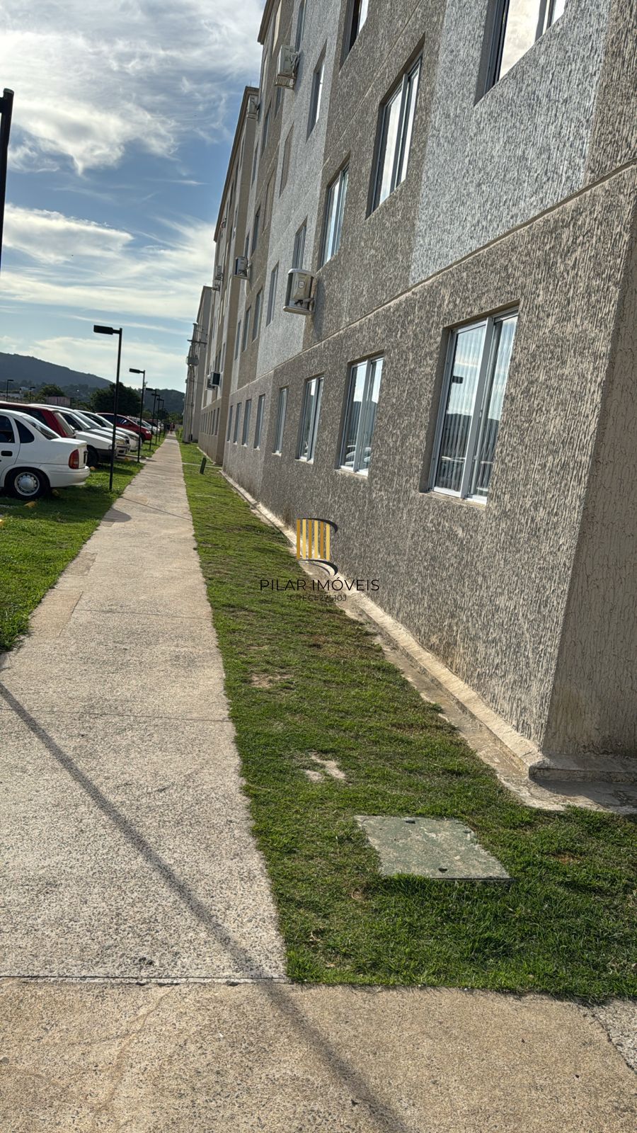Apartamento 02 dormitórios com garagem