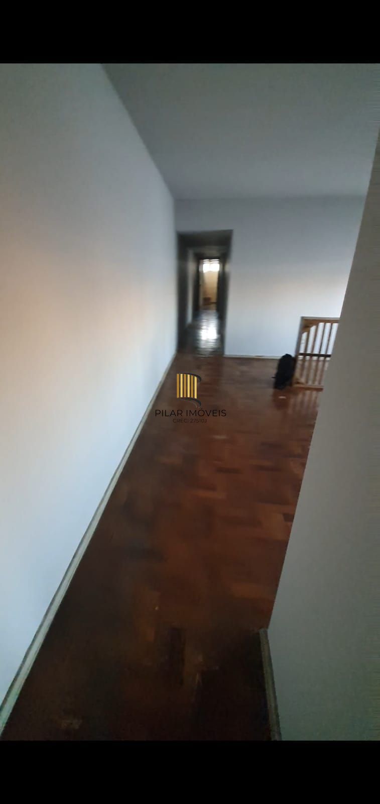 Apartamento com 03 dormitórios e vaga de garagem