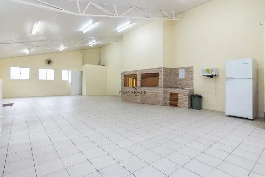 Apartamento com dois dormitórios com garagem