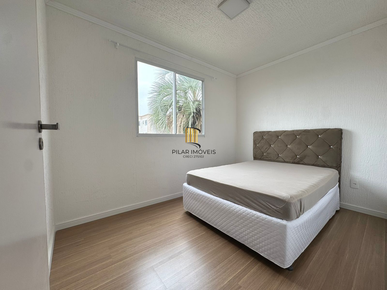 Apartamento com 02 dormitórios com vaga de garagem rotativa