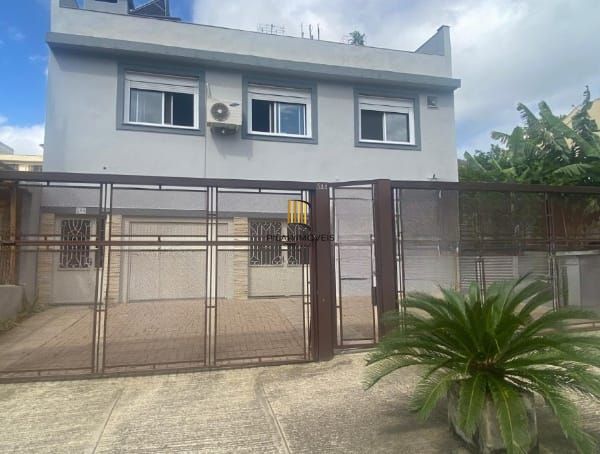 Casa Residencial ou Comercial Próxima ao Iguatemi – 379m² | 5 Vagas | Energia Solar