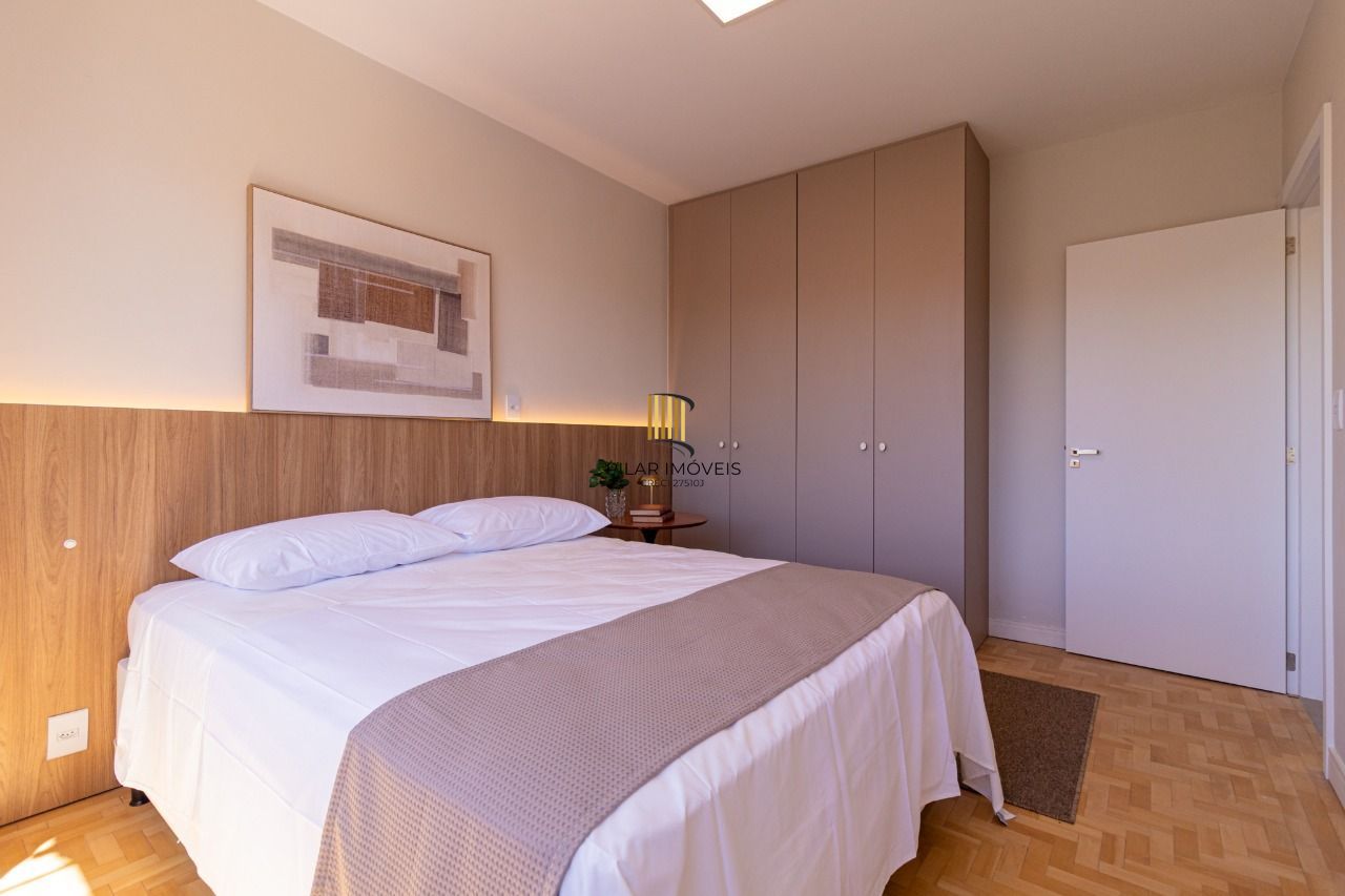 Apartamento com 02 dormitórios e com 01 vaga de garagem Mont Serrat