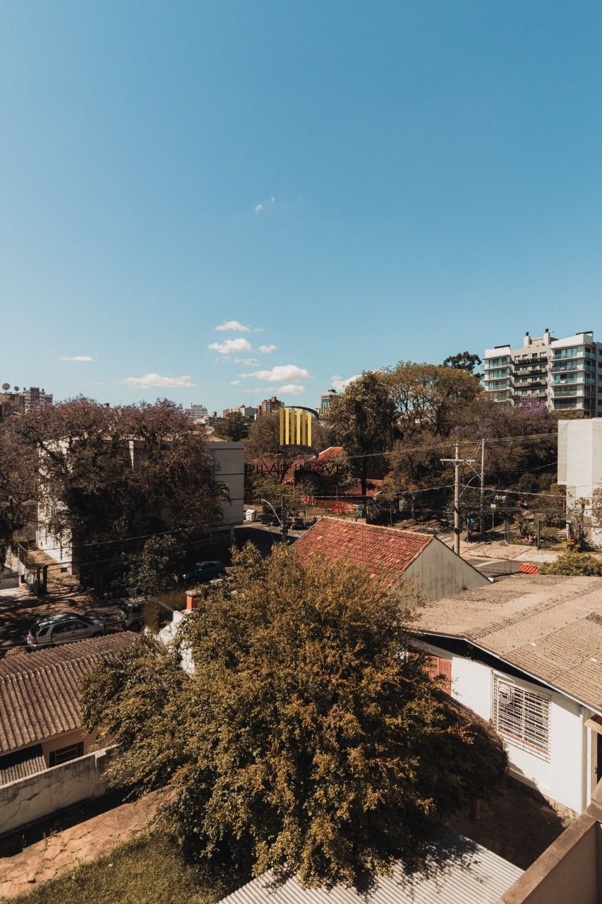 Apartamento com 02 dormitórios e com 01 vaga de garagem Mont Serrat