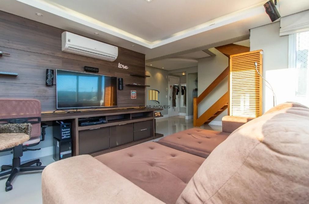 Cobertura de 01 dormitório com 02 vagas de garagens escrituradas