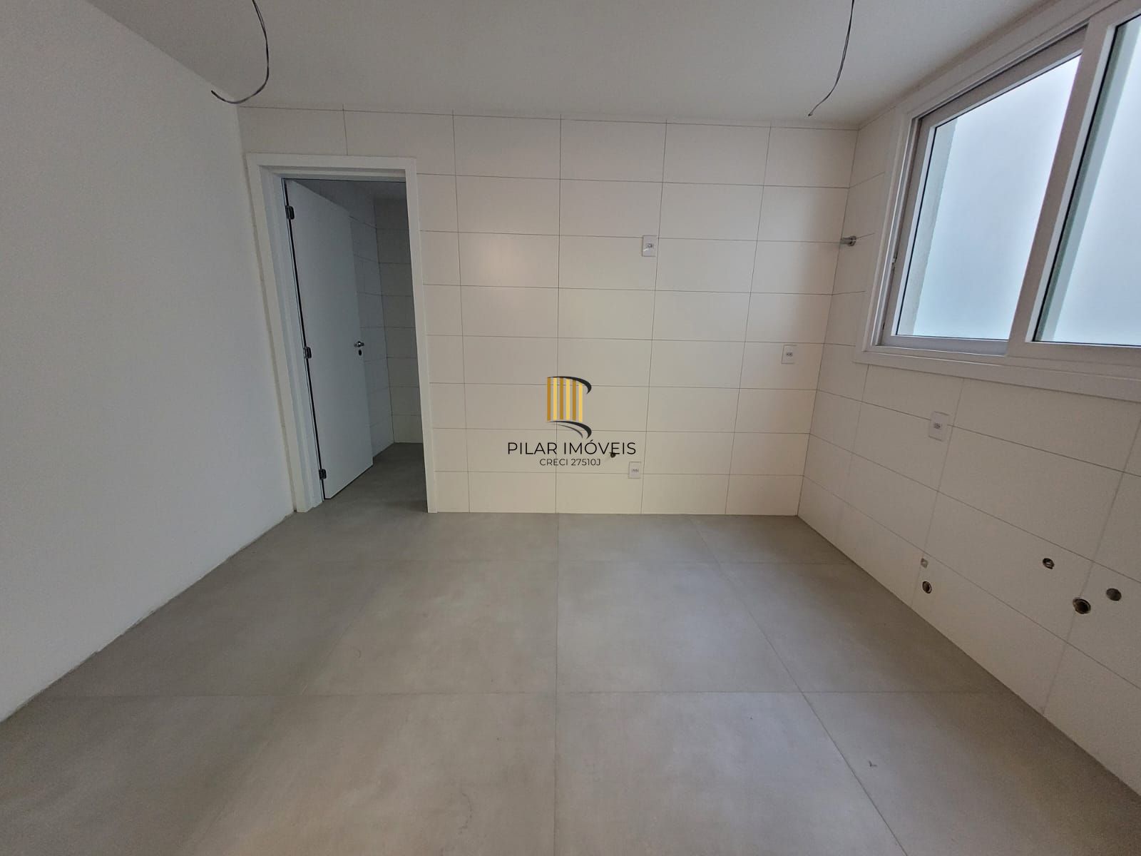 cobertura vista Beira Rio  03 dormitórios com 2 suítes e três vagas individuais