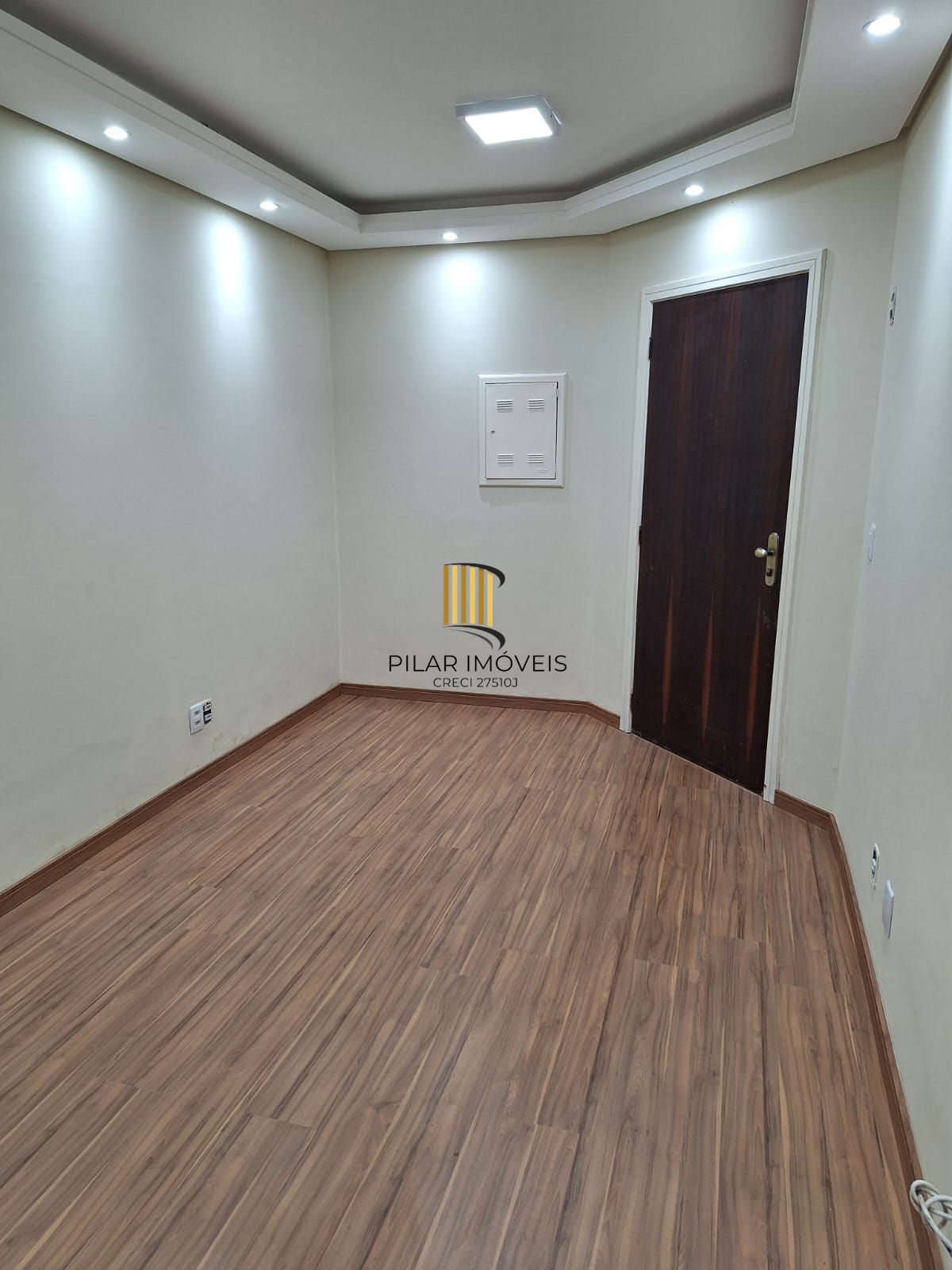 Apartamento 02 dormitórios com vaga de garagem escriturada descoberta
